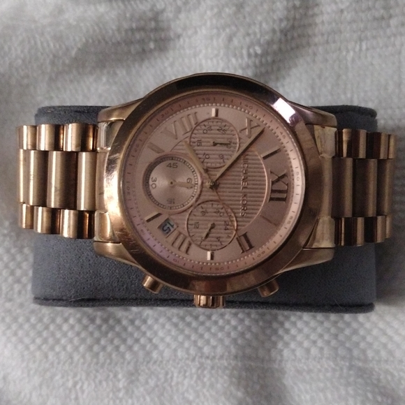 Watch - Picture 1 of 1
